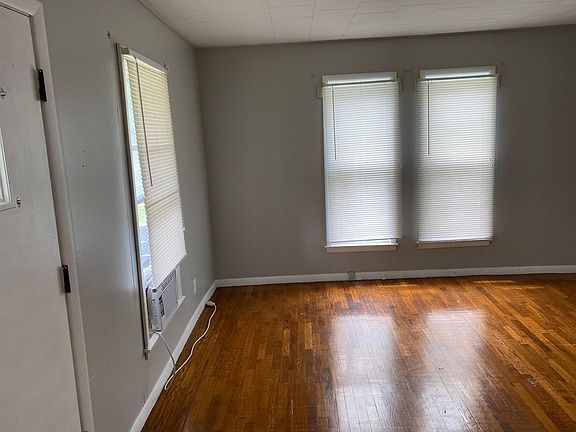 5th image of 511 E Pierce St