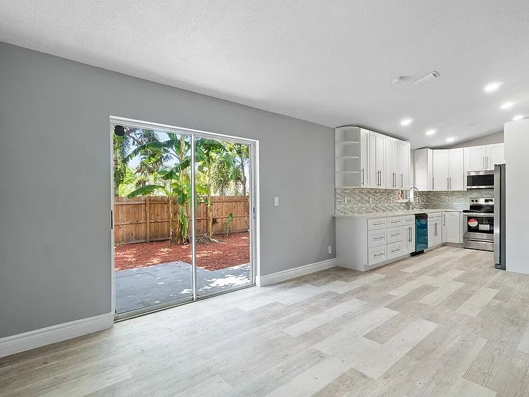 5213 Blueberry Hill Ave — Photo 4