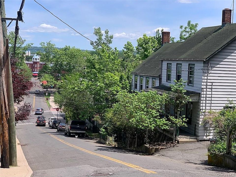 2nd image of 21 Ash St