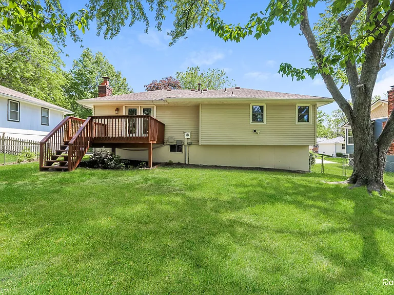 311 Monroe Ave — Photo 14