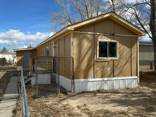 72 24th St, Wheatland, WY 82201