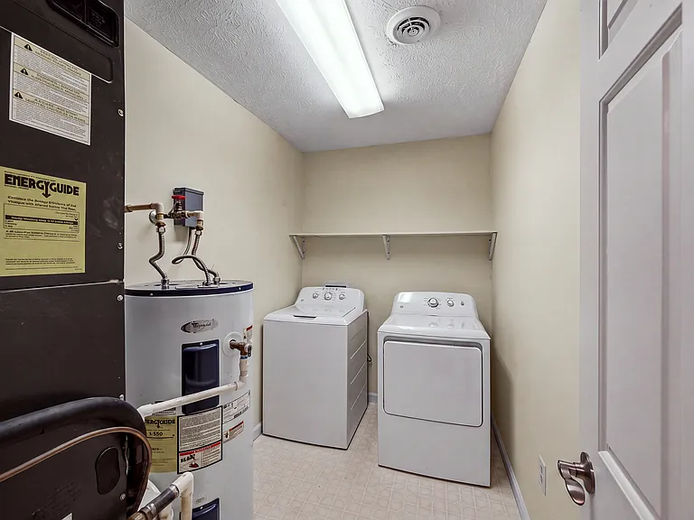 415 White Oak Cir — Photo 17