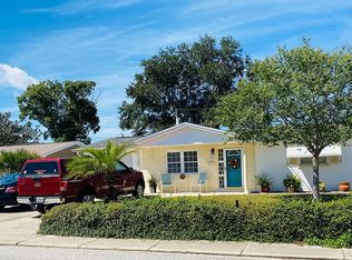 1031 Cornwall Dr, Holiday, FL 34691
