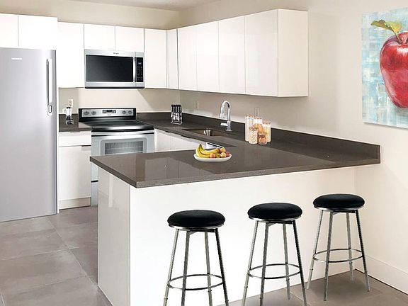 2nd image of 8005 Lake Dr #207A