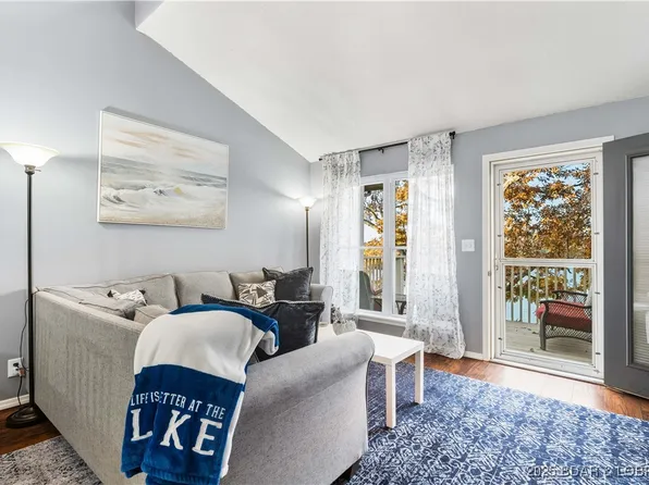 875 Parkside Pl Unit 402-D, Osage Beach, MO 65065