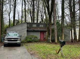 5822 Rock Hollow Dr, Charlotte, NC 28212