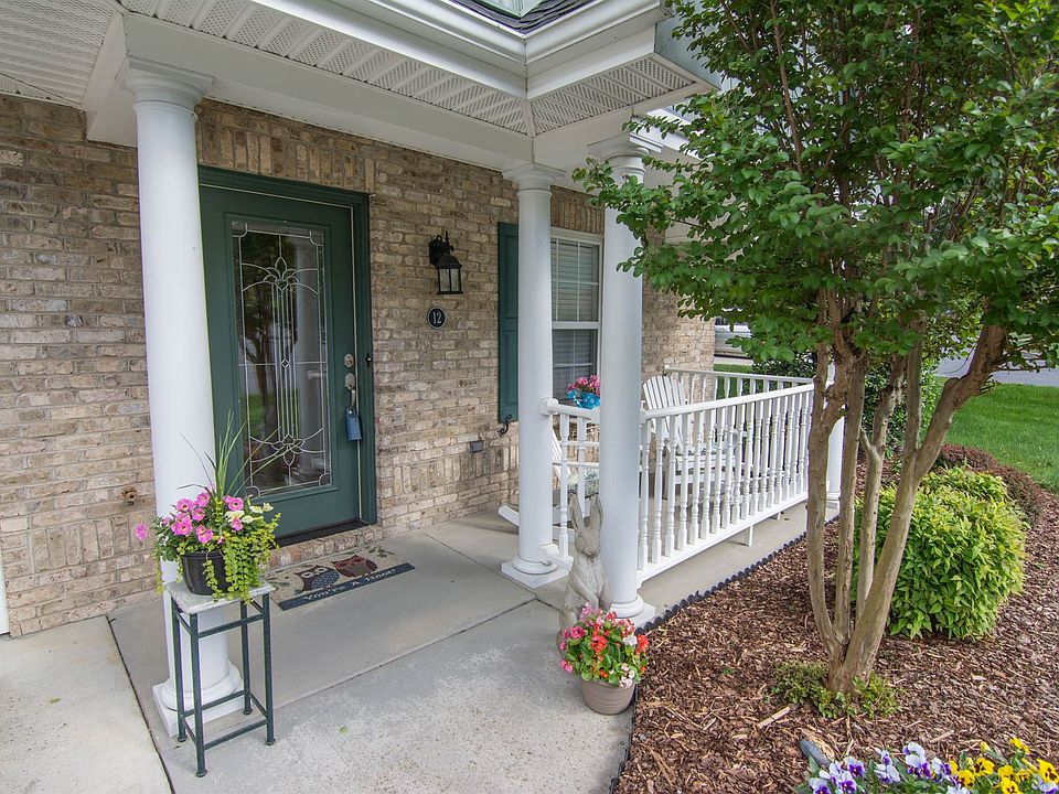 1st image of 12 Shallowbrook Ln