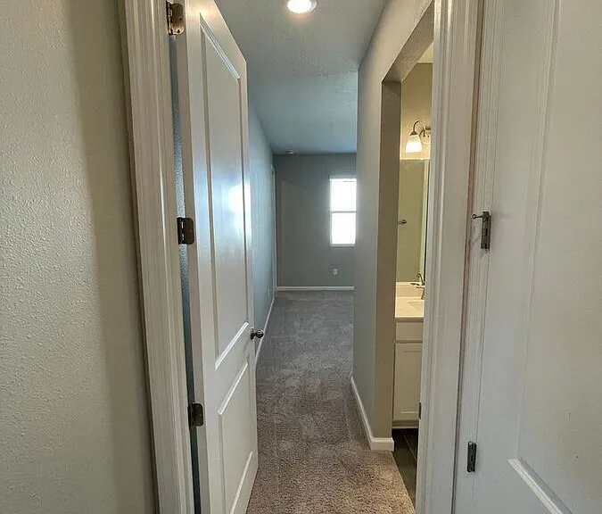 824 Blue Creek Dr — Photo 9