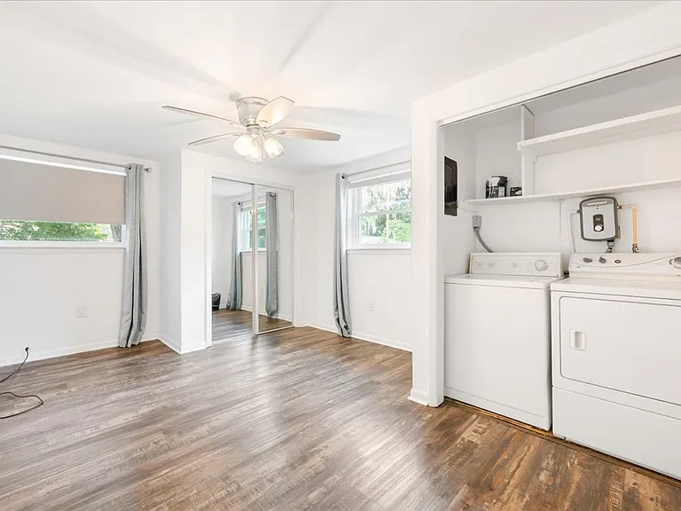2208 E 56th St — Photo 19