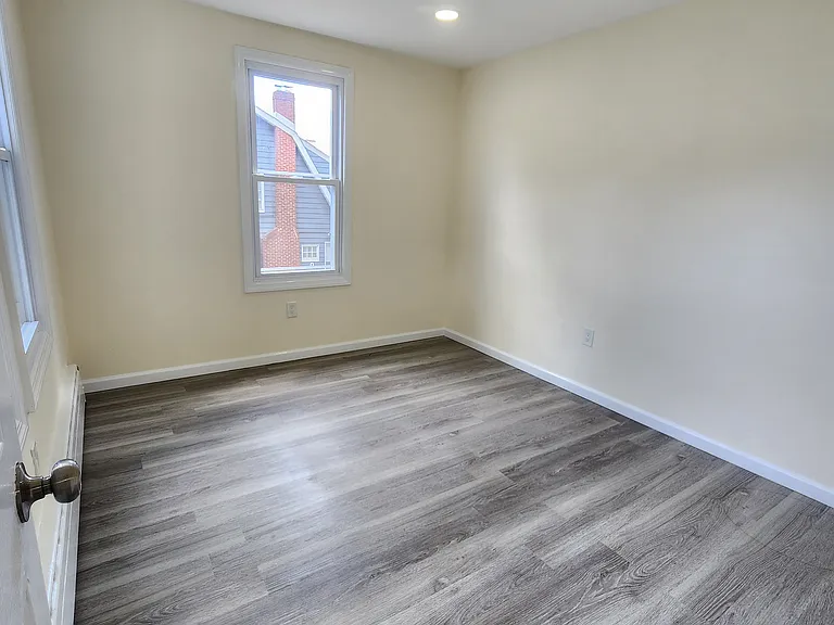 32 Edisonia Ter #1 — Photo 8