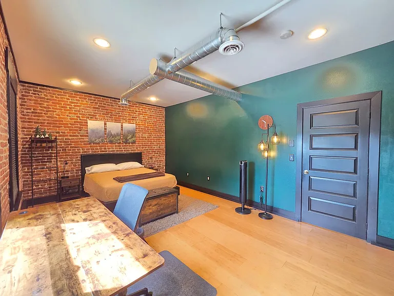 401 W 1st Ave #2 — Photo 13