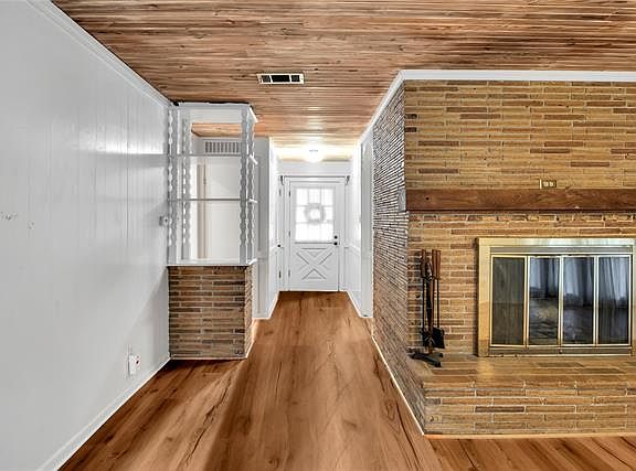 5th image of 107 Spinner Cir