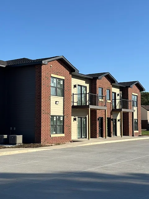 2 bed, 1095 sqft, $1,950 — Photo 1