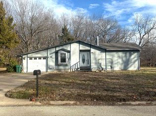 2111 Timber Creek Dr, Manhattan, KS 66502