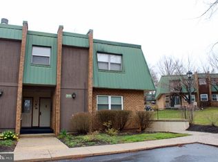 403 Meadowview Ln #403, Mont Clare, PA 19453
