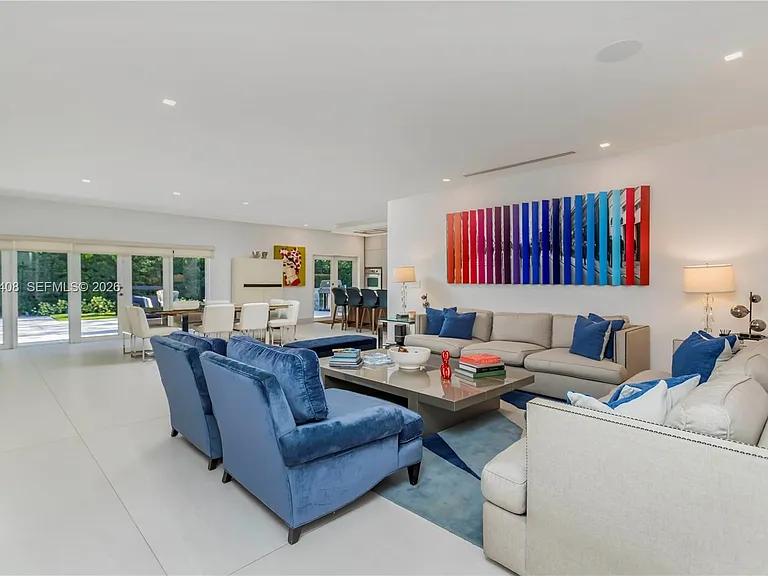 301 Shore Dr E — Photo 8