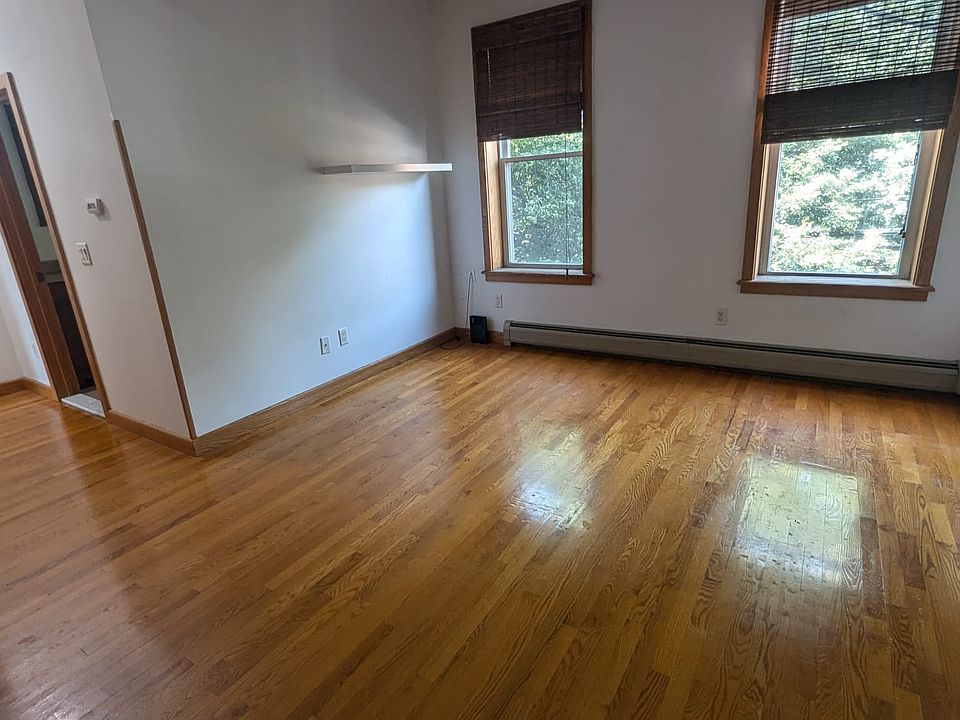 1st image of 208 Wooster St #22