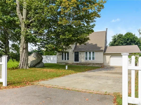 3 Chandler Drive, Prospect, CT 06712