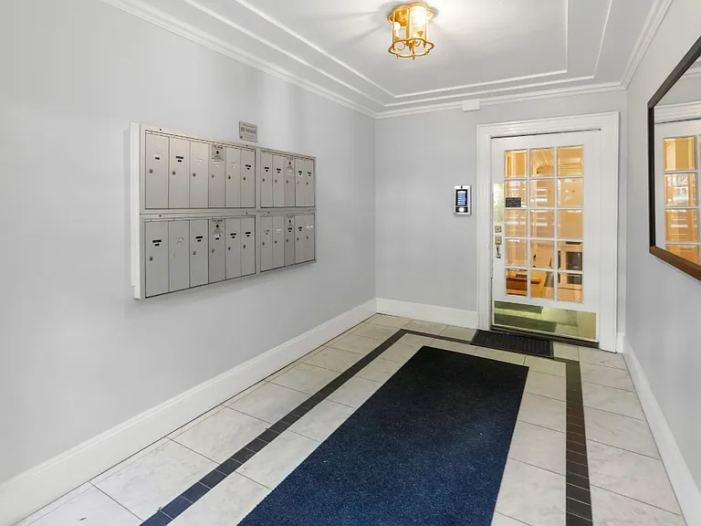 239 Commonwealth Ave #10 — Photo 10