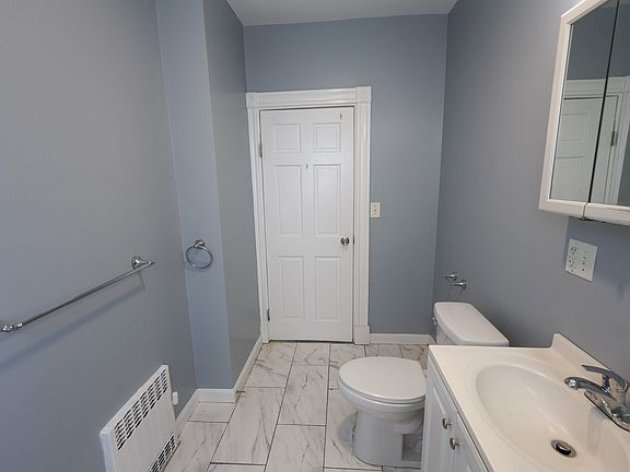2nd image of 32 Robinson St #1A