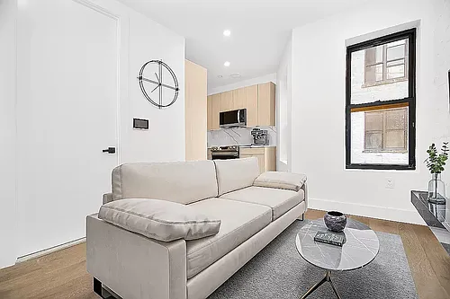 6 Avenue B Photo 1