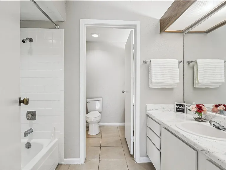 Golden Village Townhomes — Photo 23