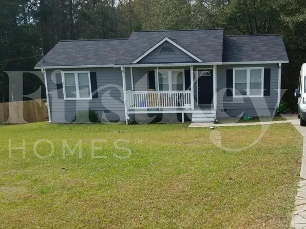 137 Classic Rd, Grantville, GA 30220