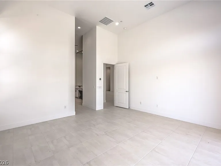 10864 Agate Cliffs Ave — Photo 14
