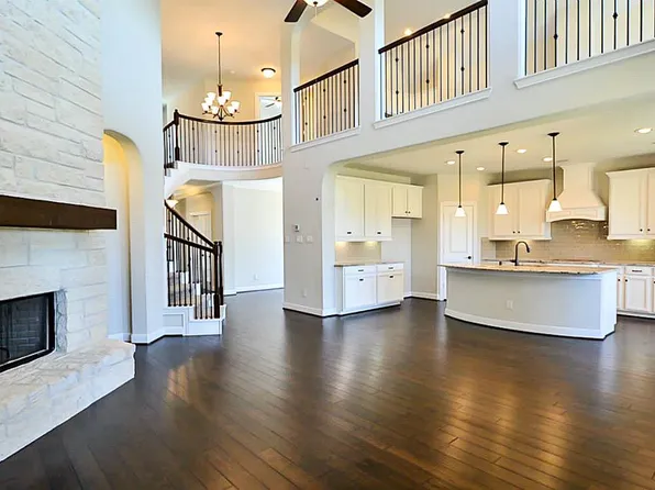 70 Wyatt Oaks Dr, The Woodlands, TX 77375