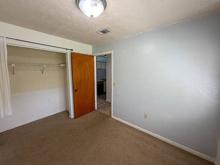 2735 SW 35th Pl #201 — Photo 9