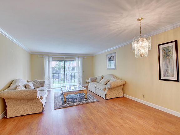 Home For Sale In Villages Of Oriole