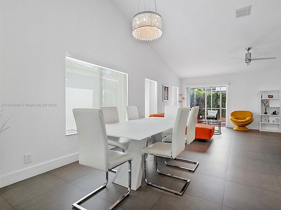 5th image of 662 Conservation Dr