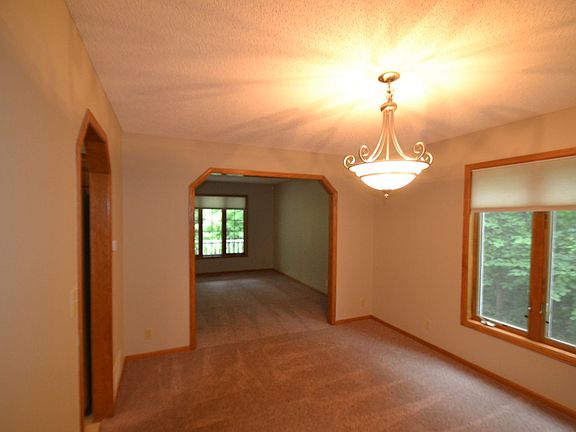 3rd image of 3954 Wildwood Dr NE