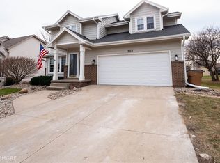 702 SE Dolan Dr, Grimes, IA 50111