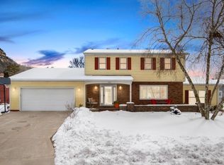 1227 Heritage Ct, La Crosse, WI 54601