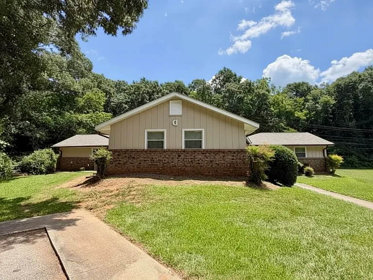 1502 Waverly Way #B-2 — Photo 1