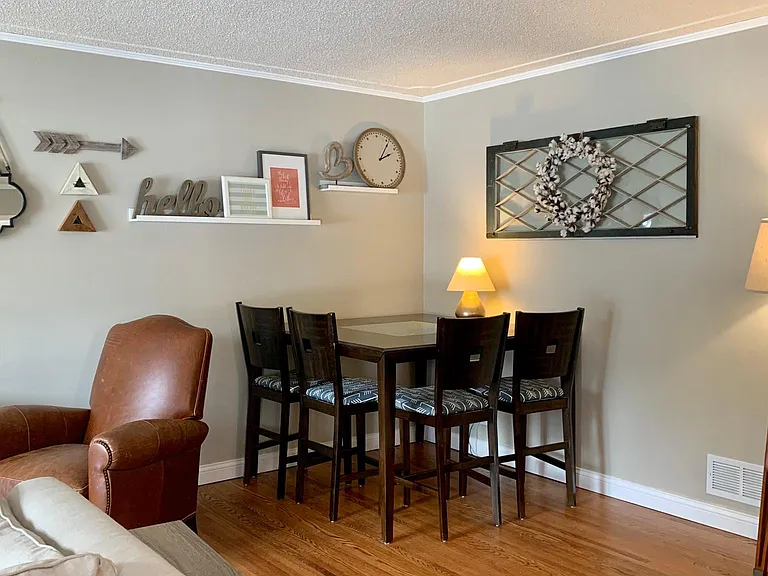 5128 Richmond Dr — Photo 2