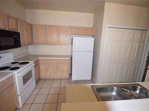 3rd image of 7106 Silver Dale Dr APT B