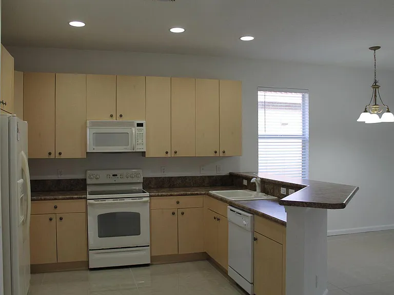 1804 SW Jamesport Dr — Photo 13