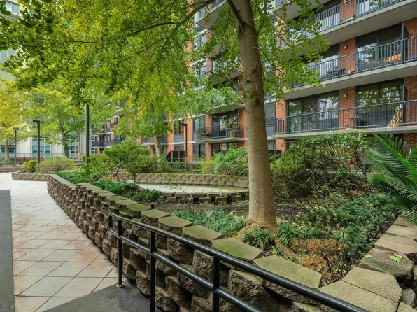 700 Grove Street image 31 of 39