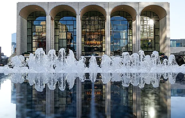 Rented by Greystar | media 36