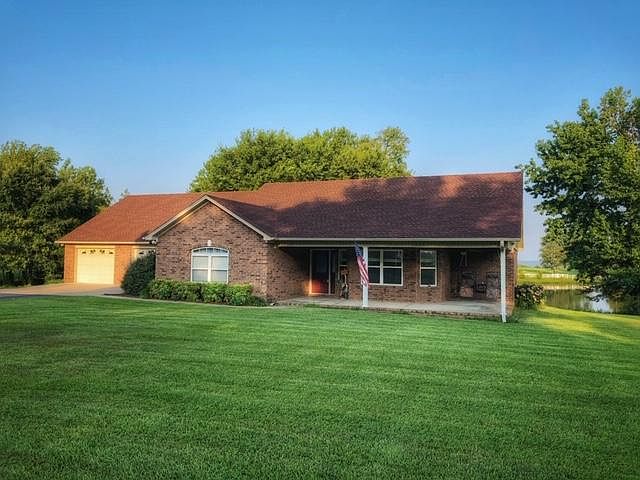 1st image of 195 Chateau Dr