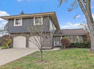 1126 Tiverton Ct, Schaumburg, IL 60193