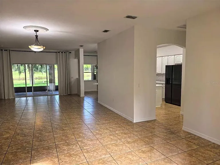 3520 Shorewood Dr — Photo 4
