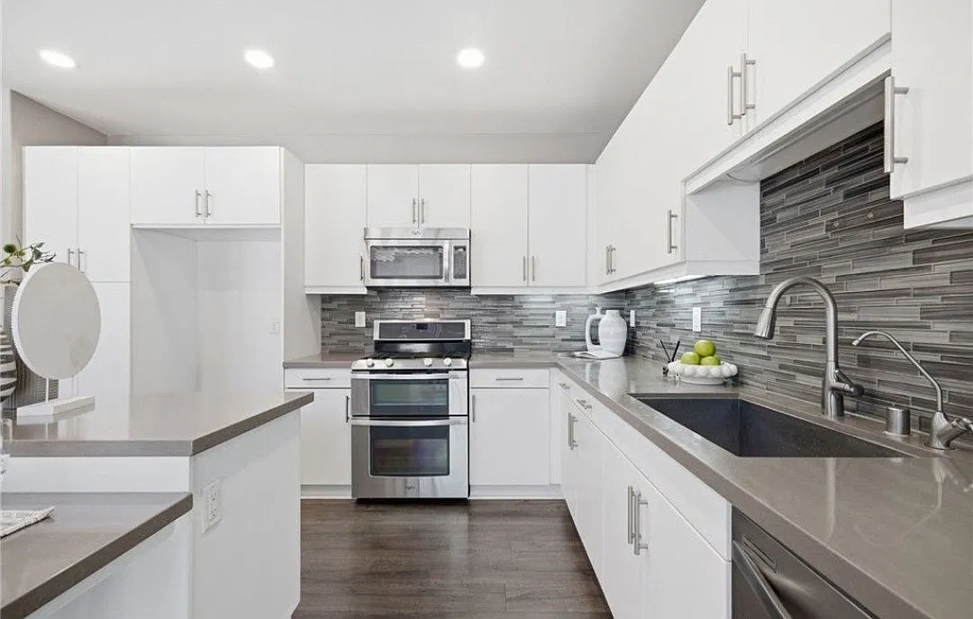 2 bed, 1225 sqft, $3,795 — Photo 4