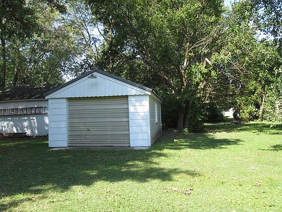4th image of 1400 Illinois Ave