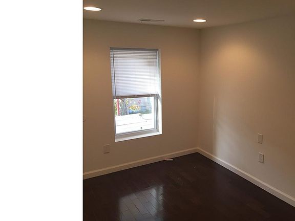 5th image of 2023 W Girard Ave #1
