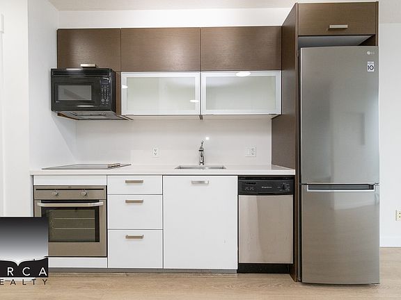 5th image of 10777 University Dr #2112