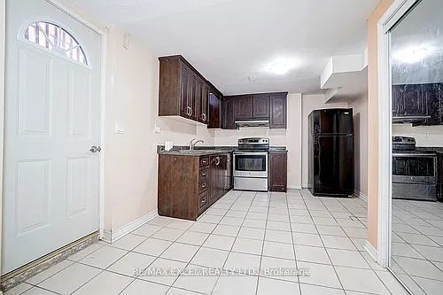 31 Durant Cres #BASEMENT Photo 1