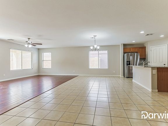 3rd image of 1069 W Desert Hills Dr